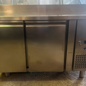 Meuble 2 portes réfrigéré avec dosseret