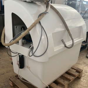 Refroidisseur d'eau avec pompe et doseur mélangeur