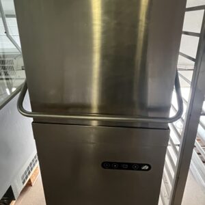 Lave vaisselle à capot Adler